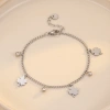 This is a rare and high-end European and American four-leaf clover bracelet that does not fade. It is made of titanium steel and is a versatile and personalized stainless steel jewelry Application Scenario